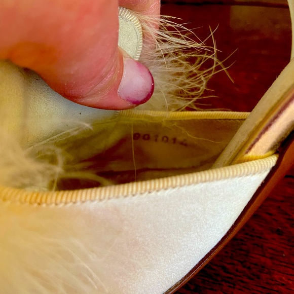 Louis Vuitton Yellow Silk Heels w/ Yellow Ostrich Feather & Velvet Bow - Picture 6 of 8